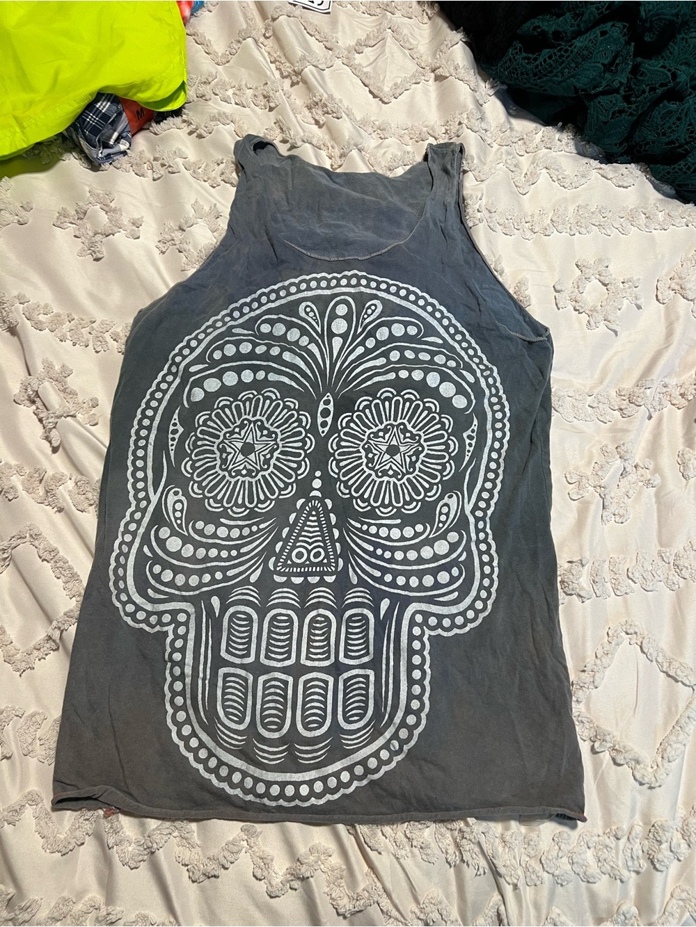 Oversized Sleeveless Gray Tank with White Sugar Skull Graphic